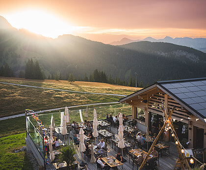 Sonnenuntergang über der Eggli Lounge.